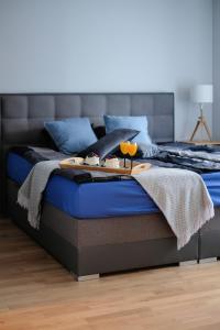 Postel nebo postele na pokoji v ubytování Õhtu Põik 2 City Center basement Apartment