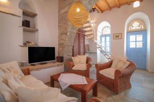 Χώρος καθιστικού στο Traditional Villa in Ktikados - 3BR and SeaView