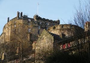 an old stone building with at The West Bow Apartment in Edinburgh