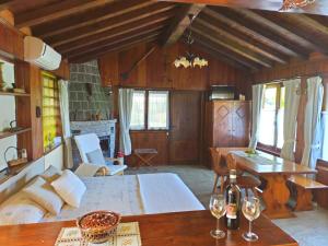 A seating area at Monolocali In Casa Con Giardino Bellagio
