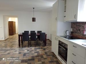 Kuchyň nebo kuchyňský kout v ubytování apartmány Kynast