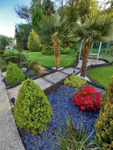 Ein Garten an der Unterkunft chambres et gites d'étretat
