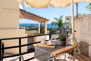 Balkón nebo terasa v ubytování Pefkos View Apartments
