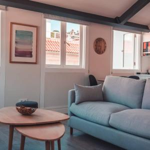 Część wypoczynkowa w obiekcie Apartamentos Pontedeume Riadoeume