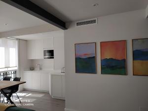 Kuchnia lub aneks kuchenny w obiekcie Apartamentos Pontedeume Riadoeume