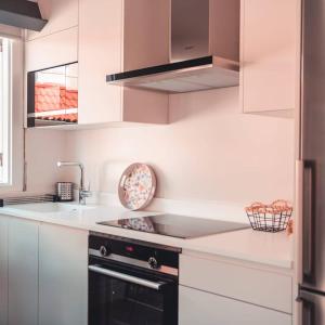 Kuchnia lub aneks kuchenny w obiekcie Apartamentos Pontedeume Riadoeume