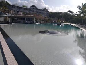 Piscina di Superbe studio Mi Amor face au Rocher du Diamant o nelle vicinanze