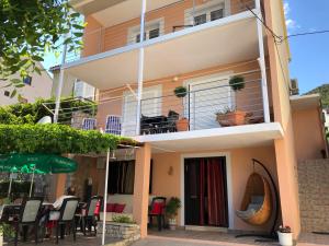 Budova, kde se apartmán nachází