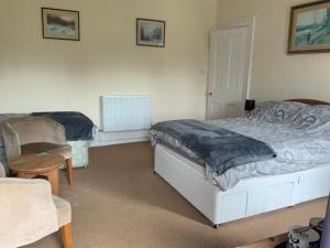 Gallery image of Old Gloucester Road farm bed and breakfast in Bristol