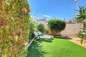 Ogród w obiekcie Montefaro Spacious Townhouse - Beach & pool