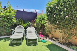 Ogród w obiekcie Montefaro Spacious Townhouse - Beach & pool