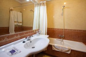 Koupelna v ubytování Hotel Hidalgo