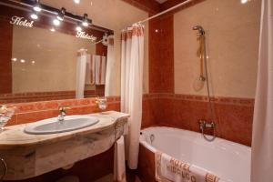 Koupelna v ubytování Hotel Hidalgo
