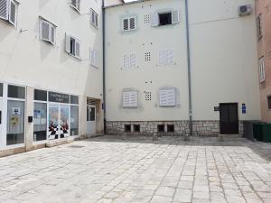 Budova, v ktorej sa apartmán nachádza