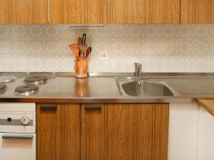 Η κουζίνα ή μικρή κουζίνα στο Apartment Bouleaux E 1 by Interhome