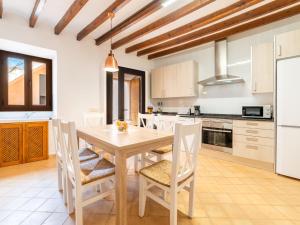 Kuchnia lub aneks kuchenny w obiekcie Holiday Home Boutique House by Interhome