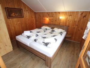 En eller flere senge i et værelse på Holiday Home Kyjov u Krásné Lípy by Interhome