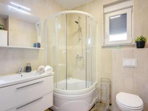 Kúpeľňa v ubytovaní Villa Noemi by Interhome