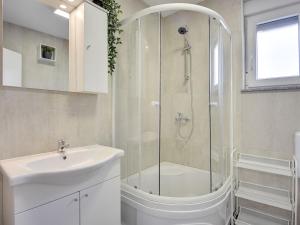 Kúpeľňa v ubytovaní Villa Noemi by Interhome