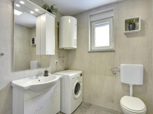 Kúpeľňa v ubytovaní Villa Noemi by Interhome