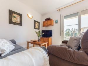 Μια τηλεόραση ή/και κέντρο ψυχαγωγίας στο Holiday Home Jenaro by Interhome