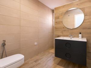 Koupelna v ubytování Holiday Home Nueva Playa-3 by Interhome