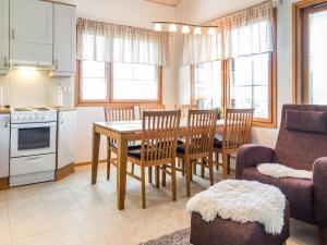 Η κουζίνα ή μικρή κουζίνα στο Holiday Home Pike 2 as- 1 by Interhome