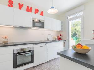 Η κουζίνα ή μικρή κουζίνα στο Villa Les Trolls by Interhome