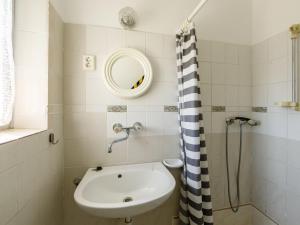 Kúpeľňa v ubytovaní Holiday Home Csilla by Interhome