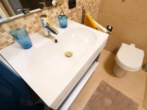 Gallery image of Full of colour in Bellano