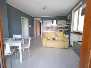 Gallery image of Full of colour in Bellano