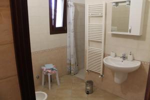 A bathroom at Masseria Cricelli