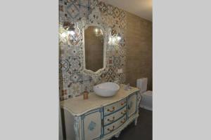 Fotografia z galérie ubytovania Apartamentos NayDa Gran casa con piscina v destinácii Merida