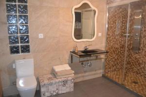 Kúpeľňa v ubytovaní Apartamentos NayDa Gran casa con piscina