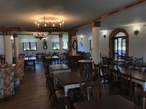 Restaurace v ubytování Gościniec Twoje Mazury nad jeziorem Śniardwy tuż obok plaży