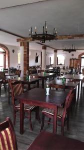 Restaurace v ubytování Gościniec Twoje Mazury nad jeziorem Śniardwy tuż obok plaży + 25 fotografií