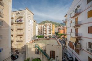 Afbeelding uit fotogalerij van Trinacria Apartments in Cefalù