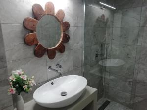 Kúpeľňa v ubytovaní Nikolas ios Village