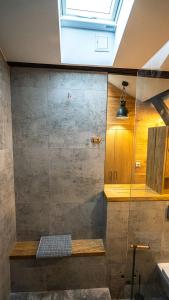 Kúpeľňa v ubytovaní Apartament Rynek 22 Krosno + 30 fotografií