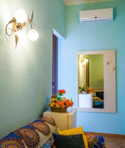 A seating area at Profumo di Zagara