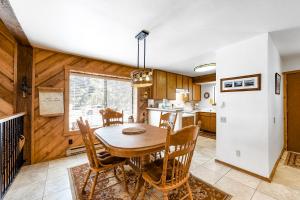 Gallery image of Huntington Lake Condo 92 in Lakeshore