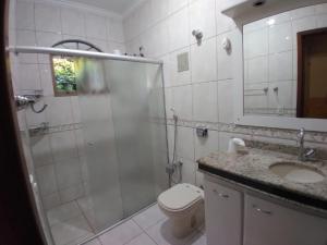 Koupelna v ubytování Cascais Quartos & Suítes