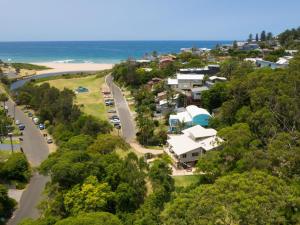 Uma vista aérea de Stanwell Beach Glass House