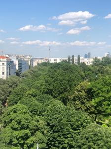 Zdjęcie z galerii obiektu Augartenblick Penthauscombo 14/15/16 - Blick zum Riesenrad w Wiedniu