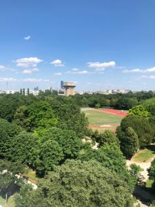 Zdjęcie z galerii obiektu Augartenblick Penthauscombo 14/15/16 - Blick zum Riesenrad w Wiedniu