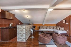 Gallery image of Apartments Pod Lozom with Seaview in Petrovac na Moru