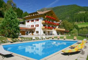 Gallery image of Pension Alpeggerhof in Terento