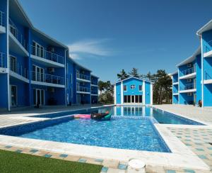 Piscina di Agata Breeze o nelle vicinanze