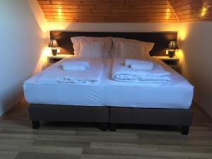 Imagem da galeria de VÁRLAK VENDÉGHÁZ em Siófok