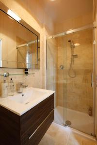 Koupelna v ubytování Beaufort Lodge - Central Location & Free Parking